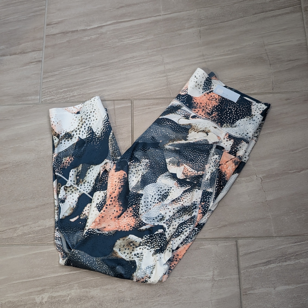 Abstract Patterned Leggings - Picture 9 of 11